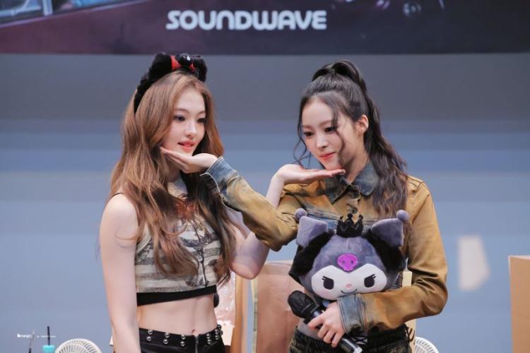 미야오 엘라 (with 안나 나린)11