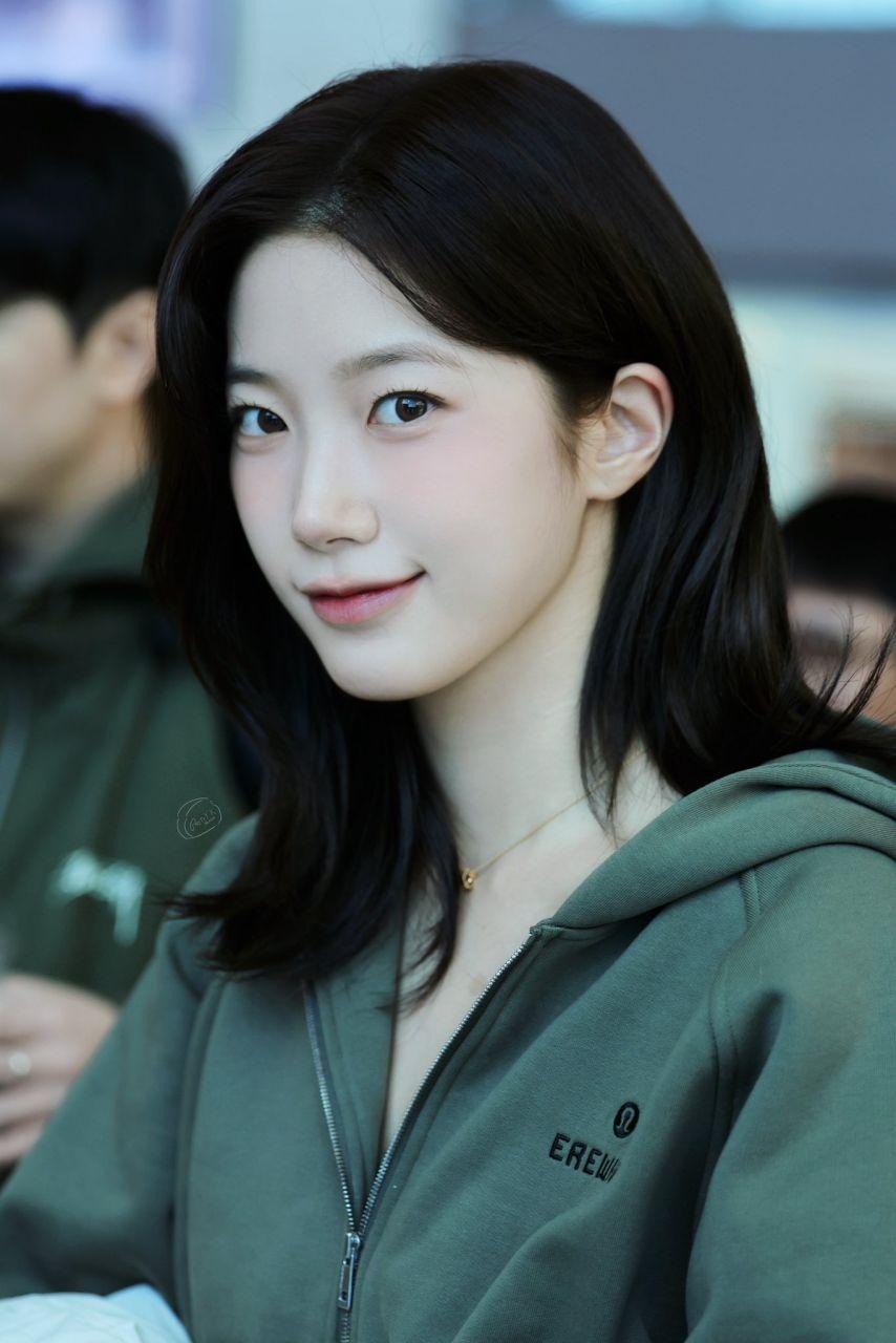 출국하는 카즈하 허윤진 (르세라핌)1