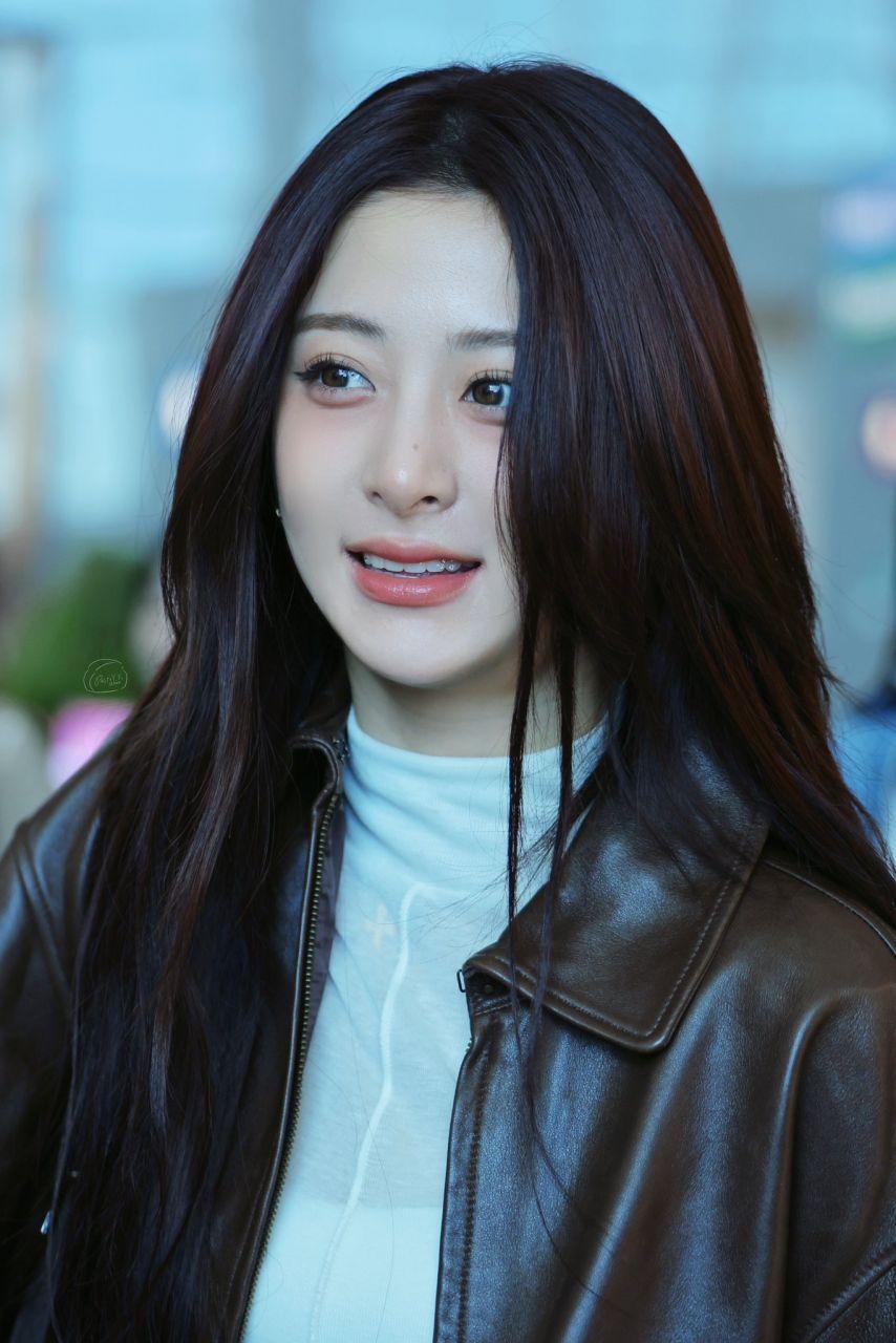 출국하는 카즈하 허윤진 (르세라핌)4