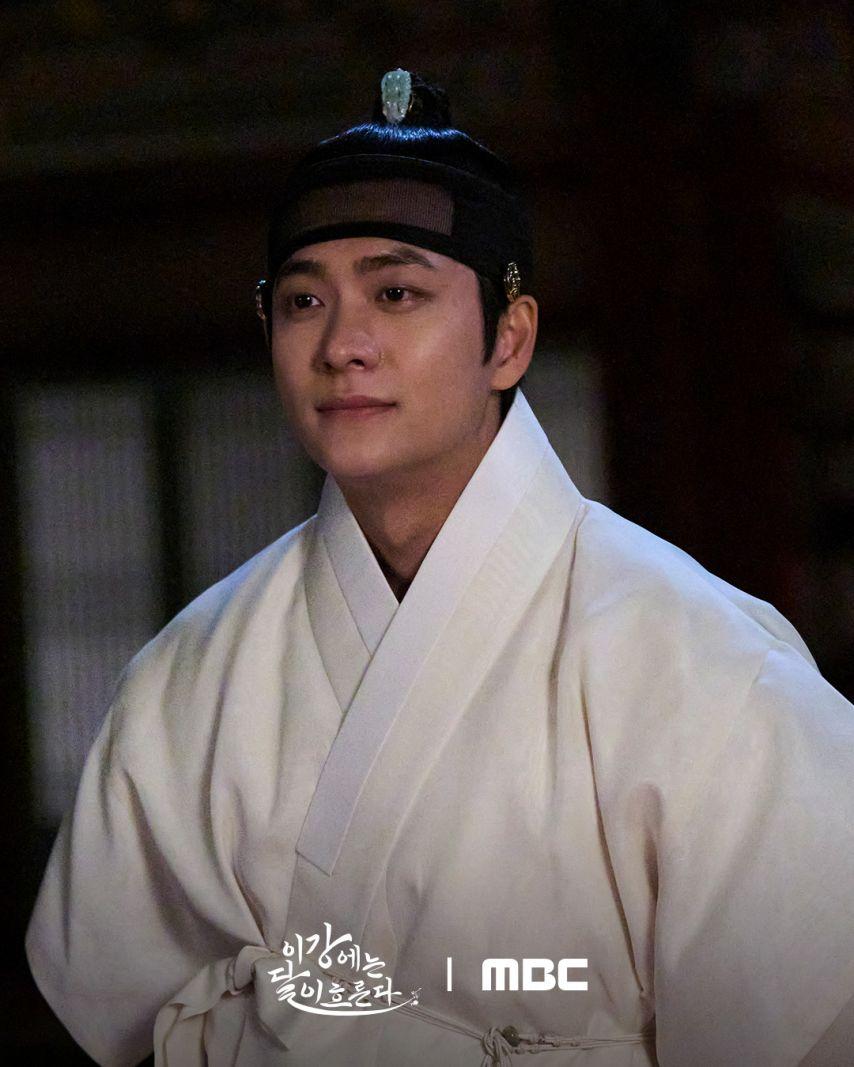 김세정 인별 이강에는달이흐른다 등15