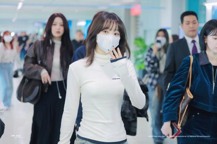 LE SSERAFIM (르세라핌) 김채원18