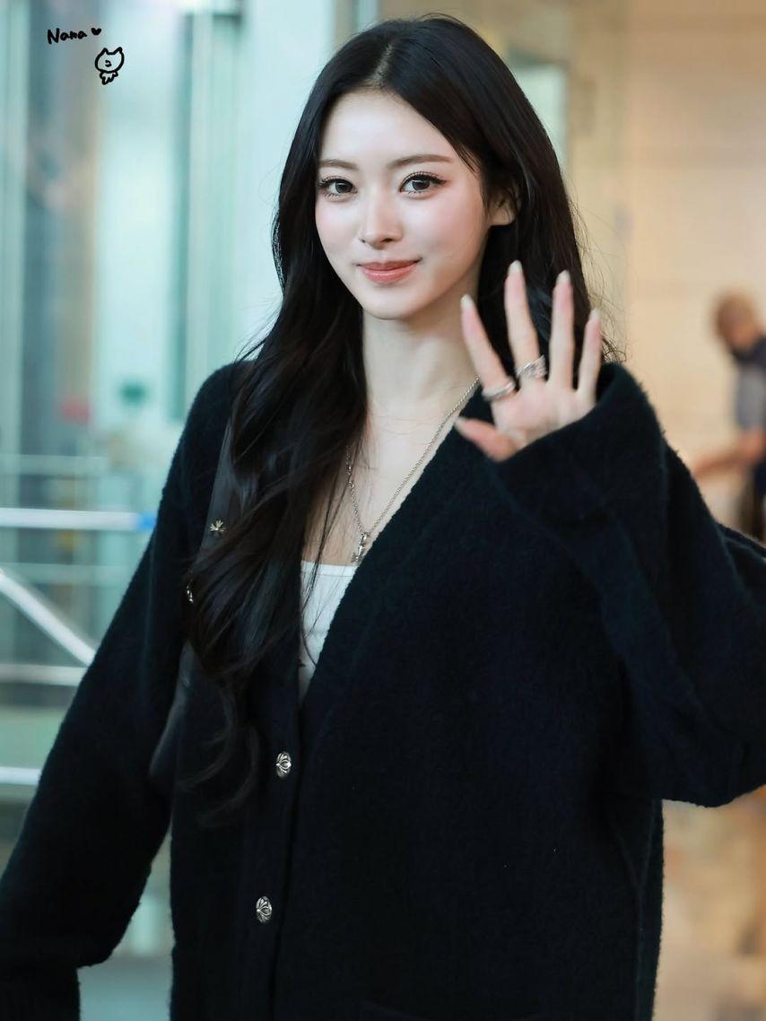 MEOVV (미야오) 안나4