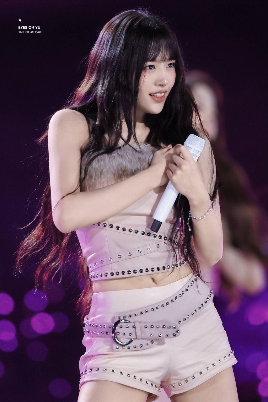 아이브 안유진3