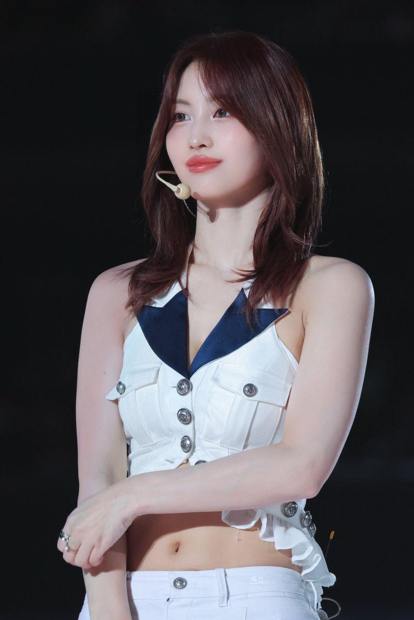 트와이스 모모 나연1