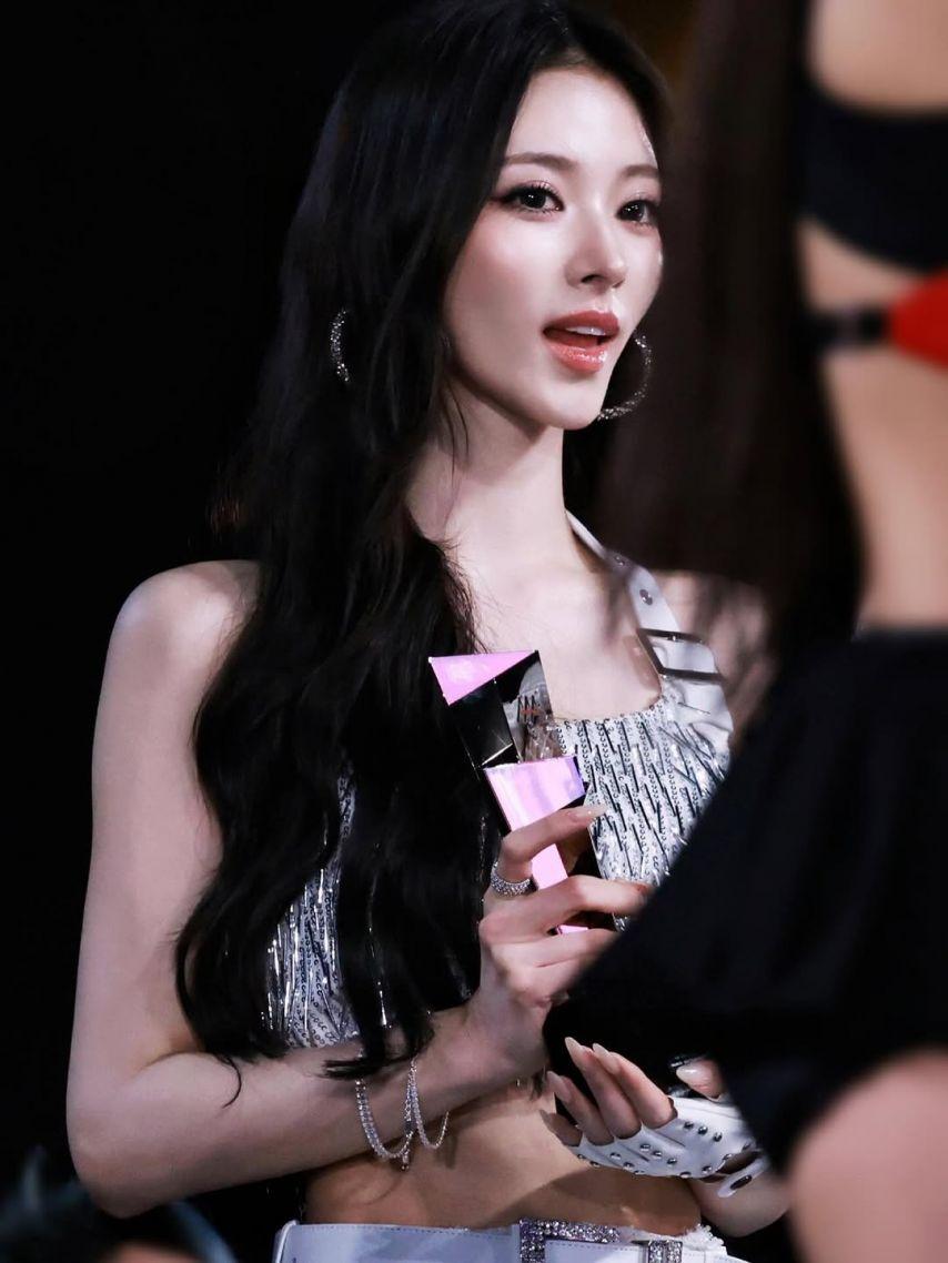 MEOVV (미야오) 안나8