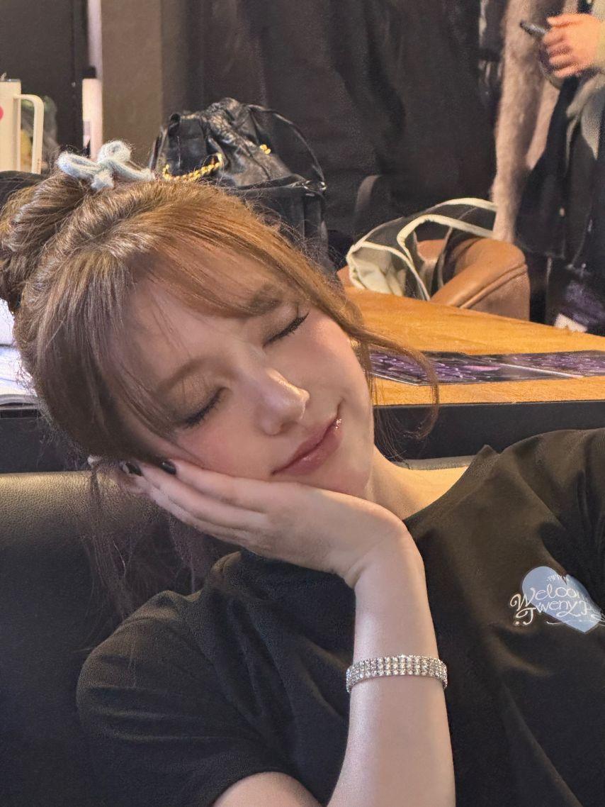 피프티피프티 문샤넬1