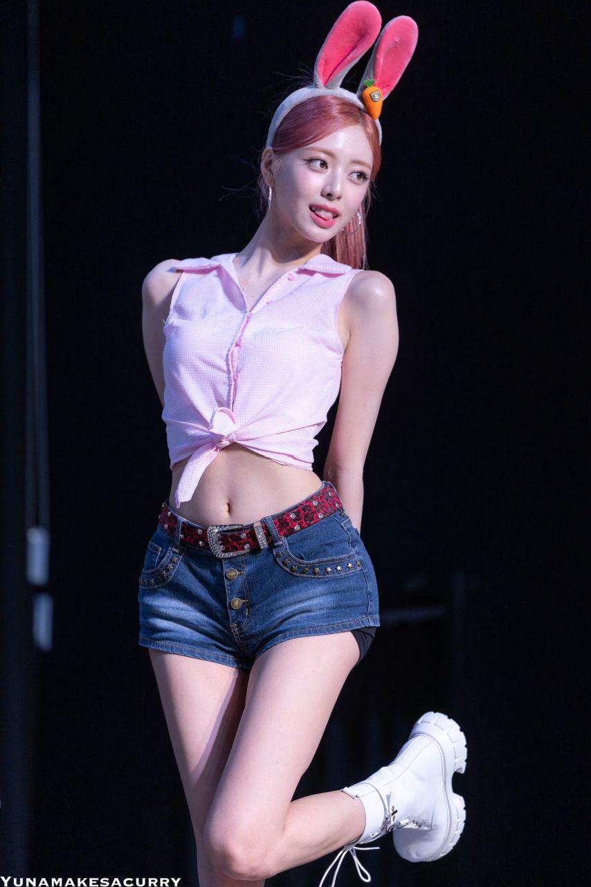 ITZY 유나 생일16