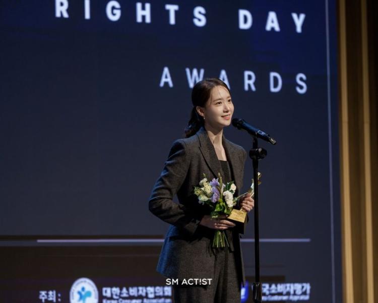 윤아 소녀시대 KCA문화연예시상식/ 서현 인별/ 효연 with 정경호 & 프로미스나인1