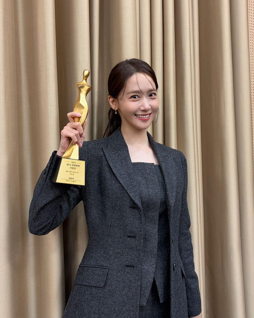 윤아 소녀시대 KCA문화연예시상식/ 서현 인별/ 효연 with 정경호 & 프로미스나인2