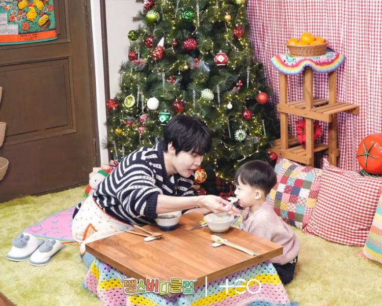 지수 블랙핑크 & 도영 진영 태하 조나단 땡스버디클럽8