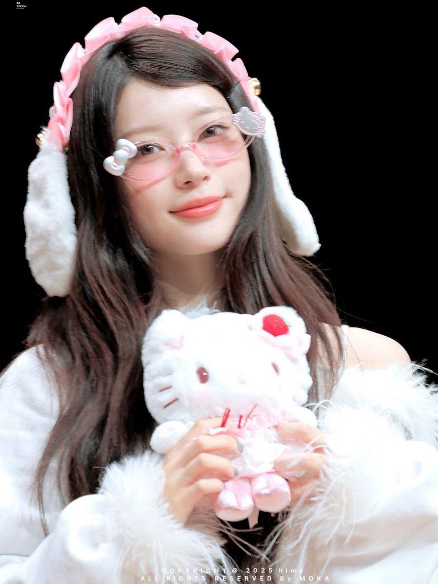 아일릿 (ILLIT) 모카10