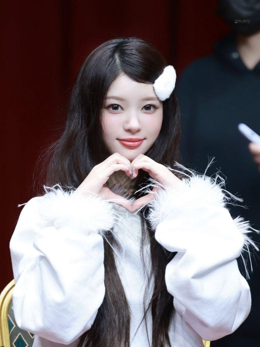 아일릿 (ILLIT) 모카4