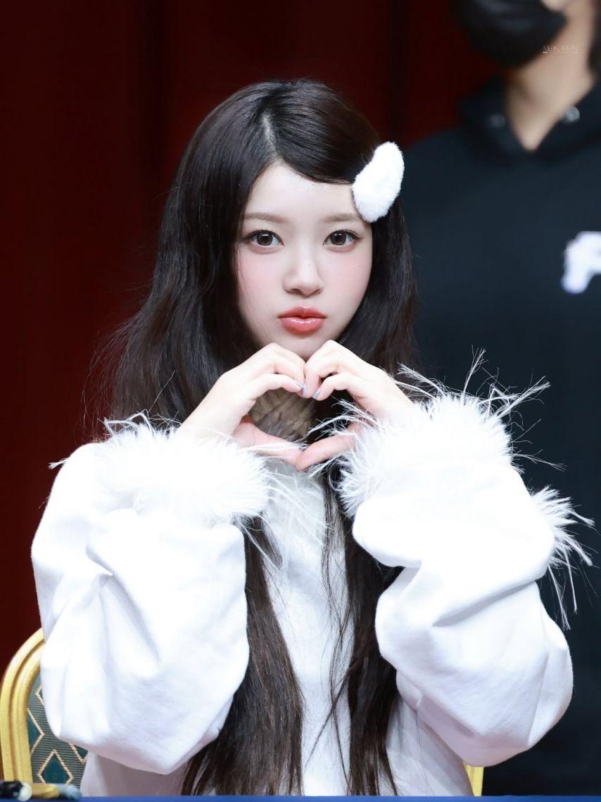 아일릿 (ILLIT) 모카5