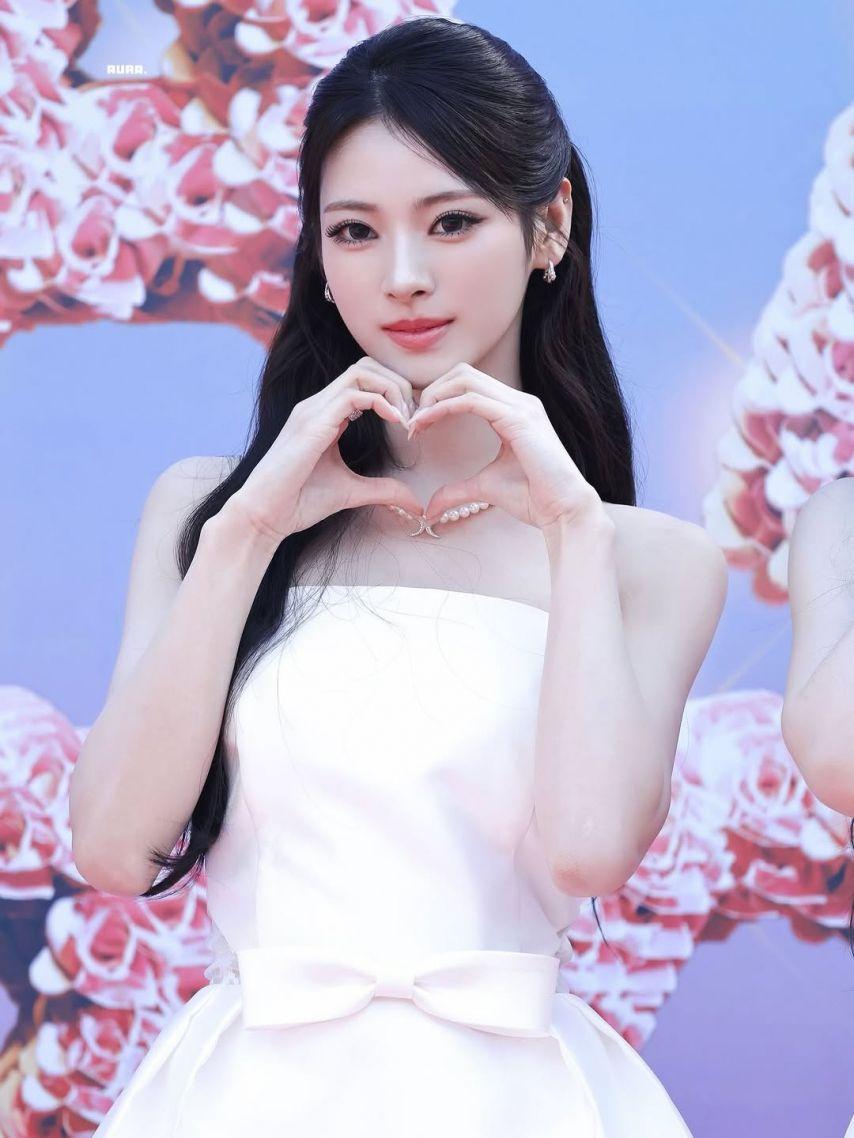 MEOVV (미야오) 안나0