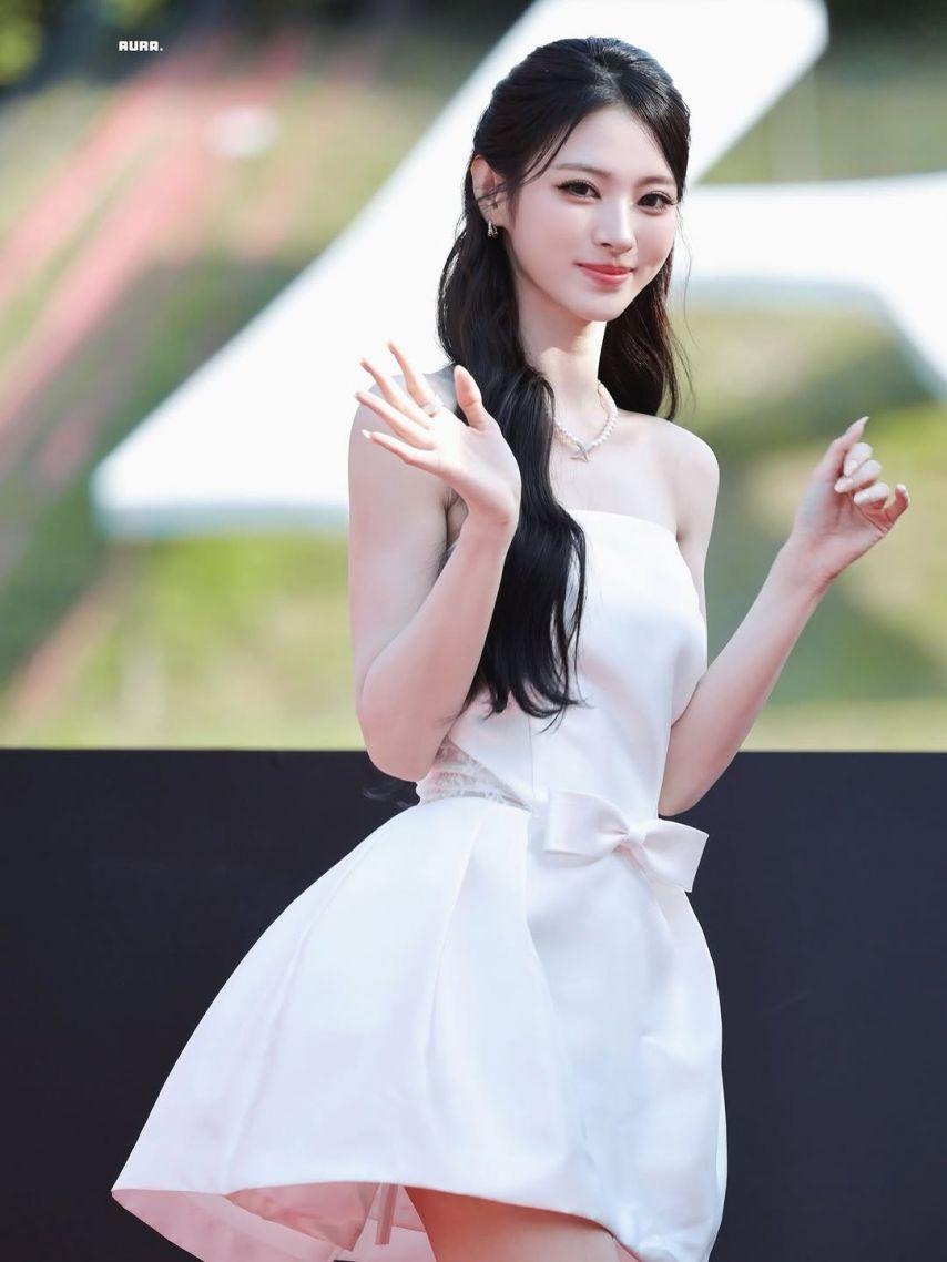 MEOVV (미야오) 안나2