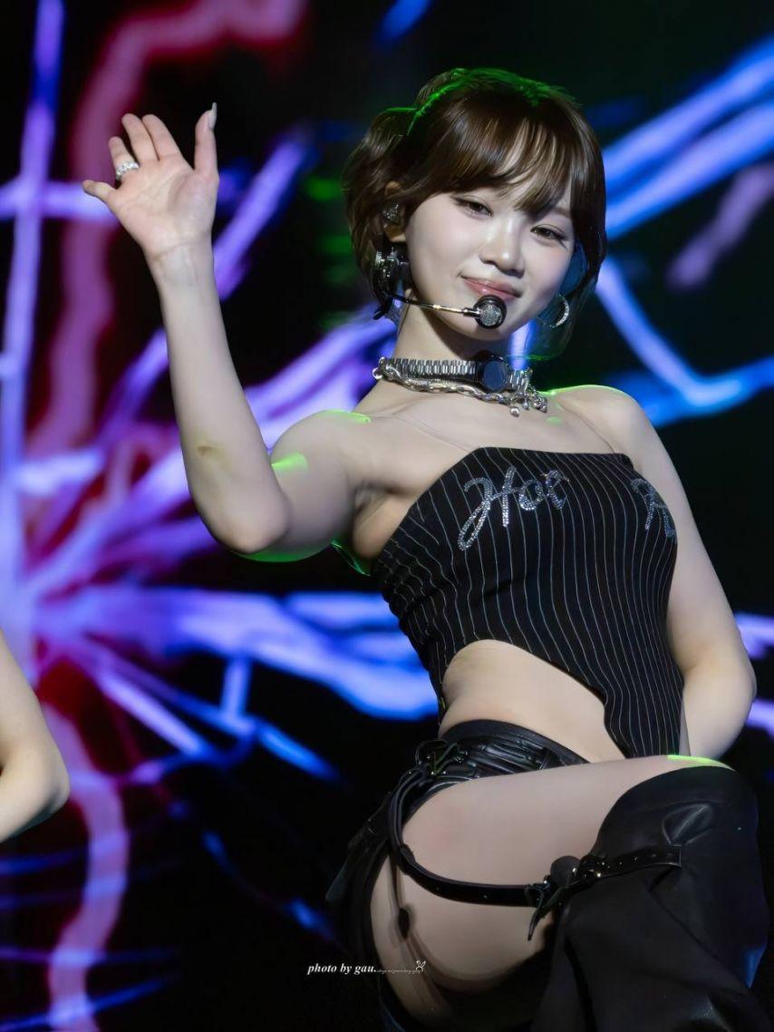 LE SSERAFIM (르세라핌) 김채원0