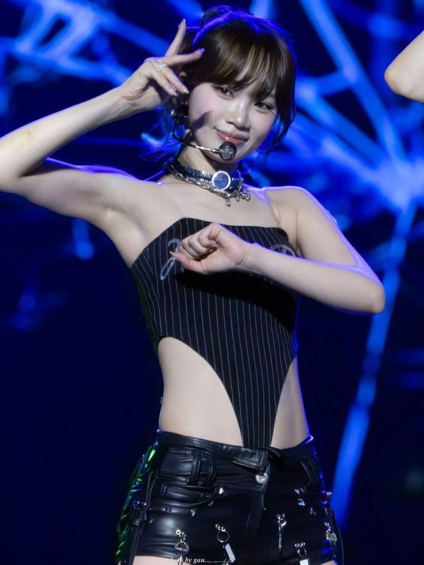 LE SSERAFIM (르세라핌) 김채원2