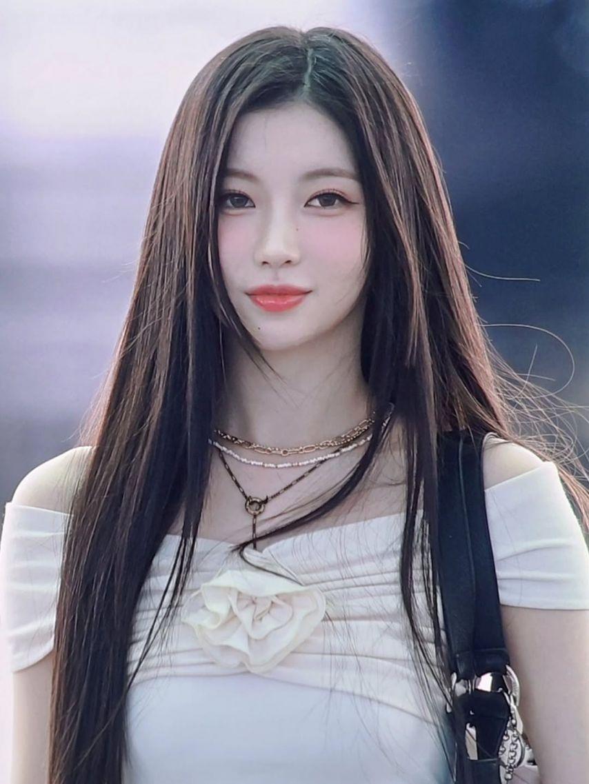 BABYMONSTER (베이비몬스터) 아사16