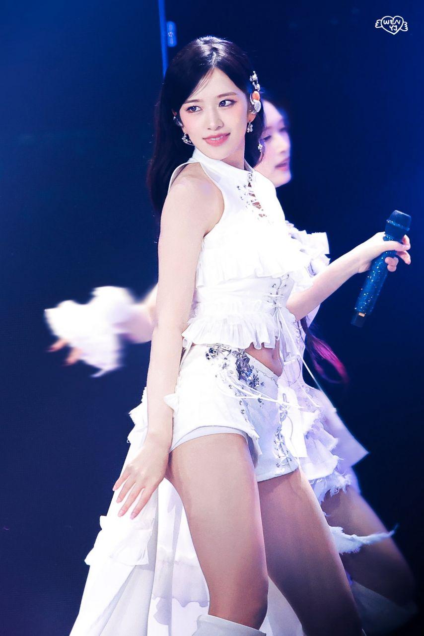 아이브 안유진3