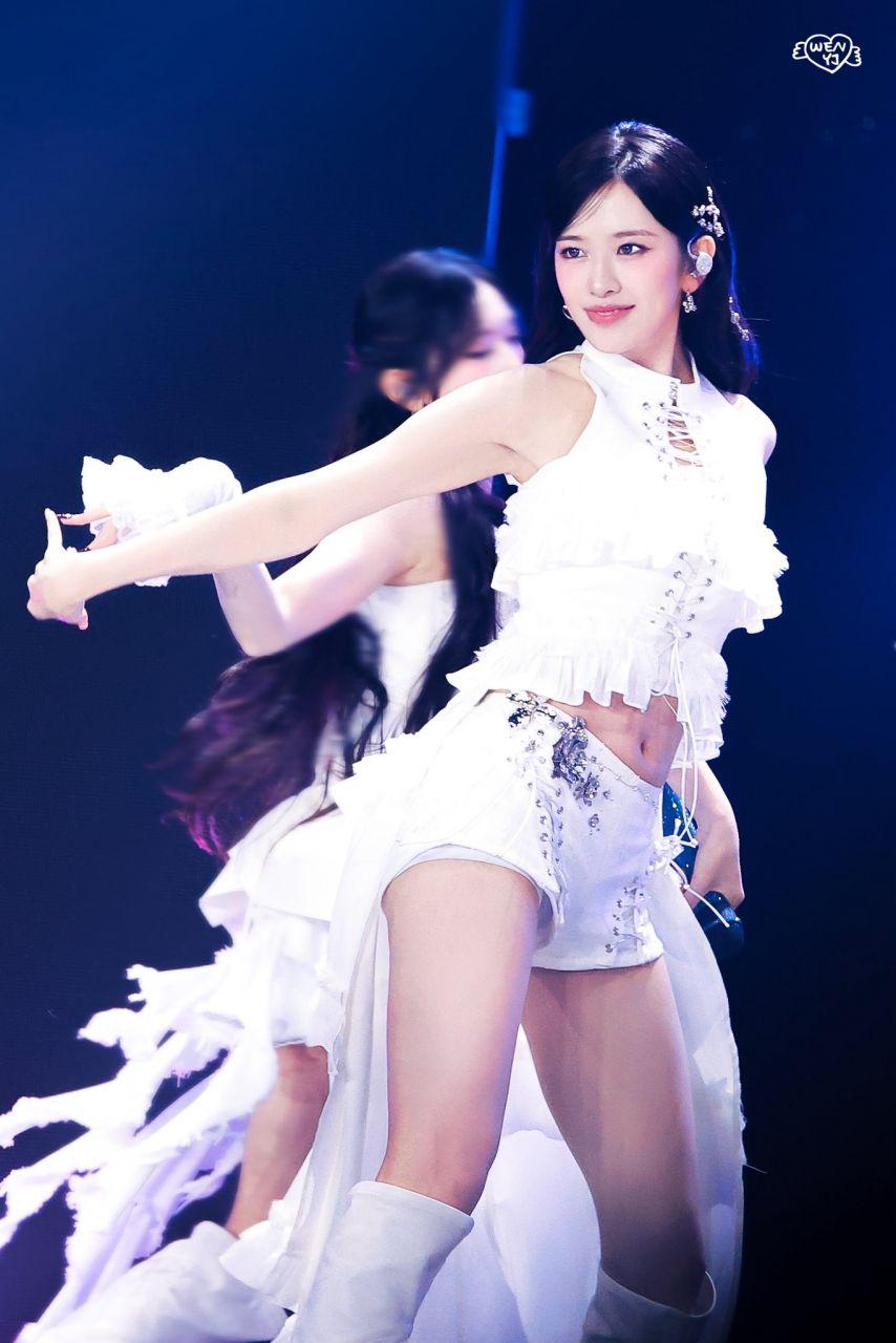 아이브 안유진4