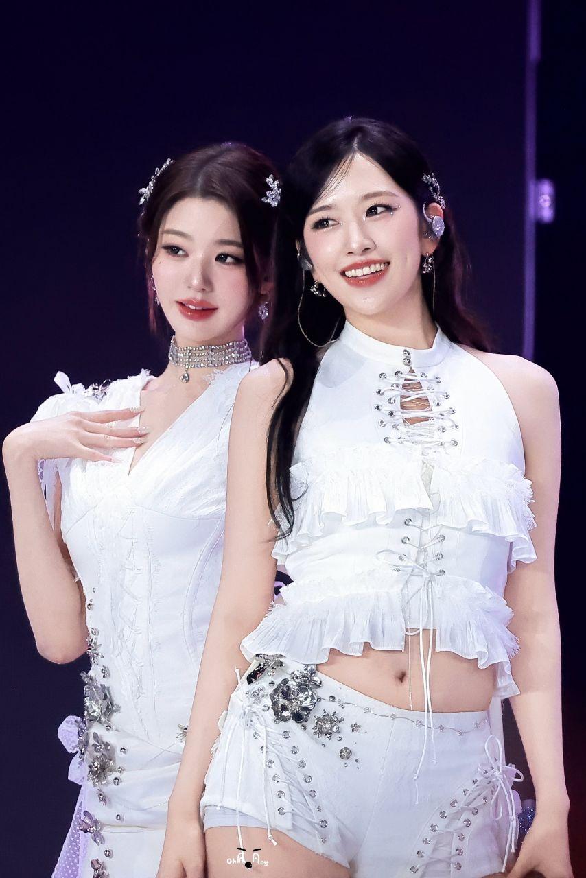 아이브 장원영 안유진0