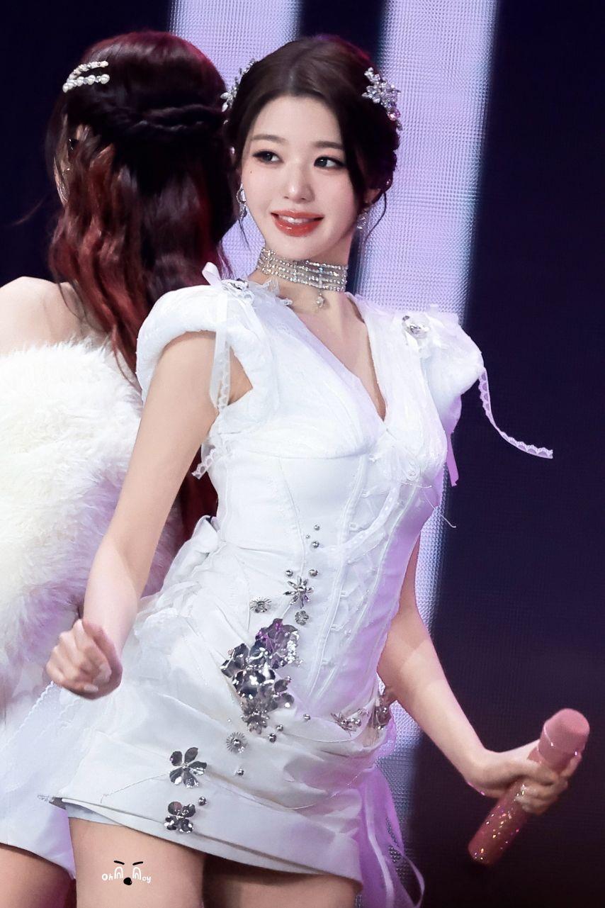 아이브 장원영 안유진2