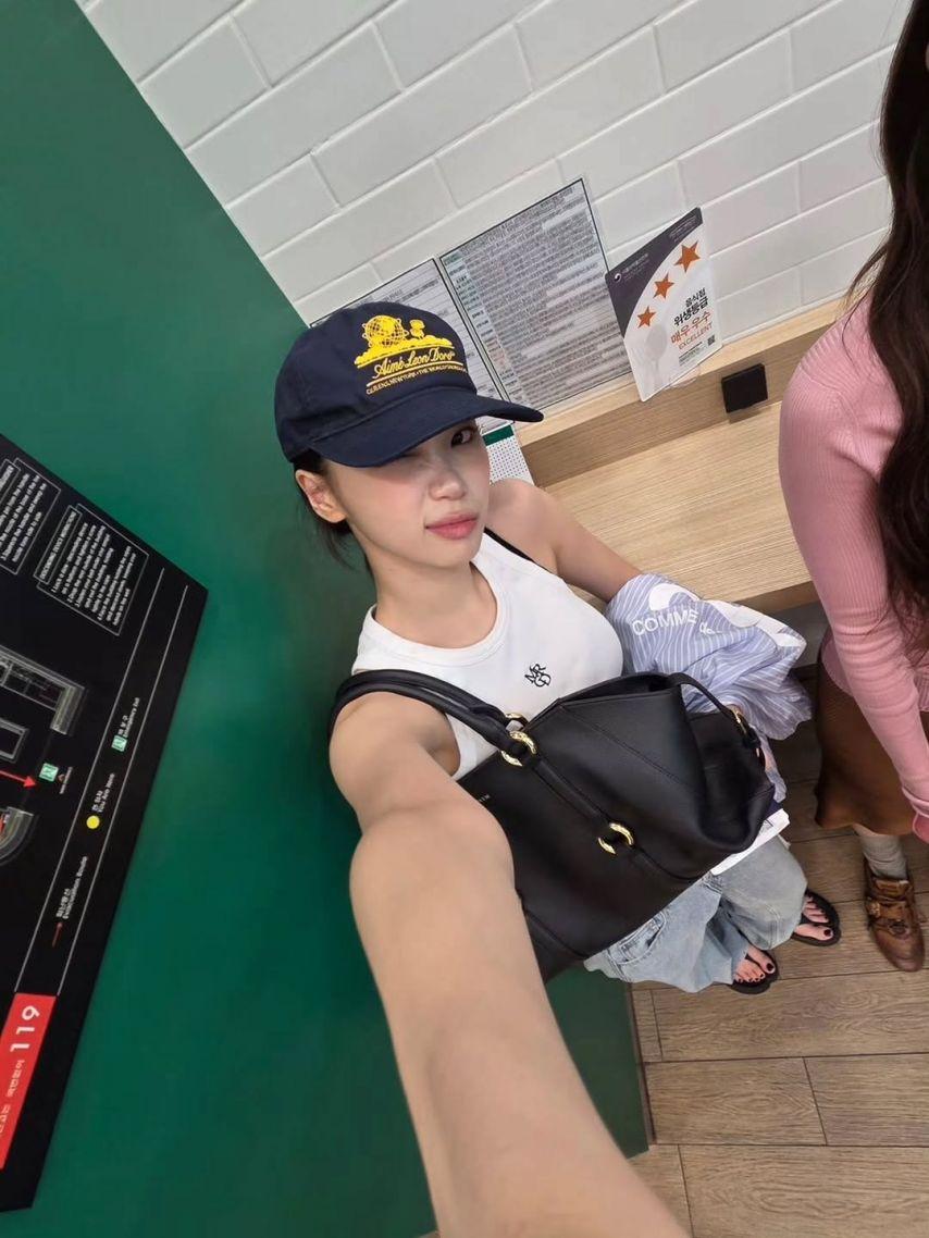 LE SSERAFIM (르세라핌) 김채원4