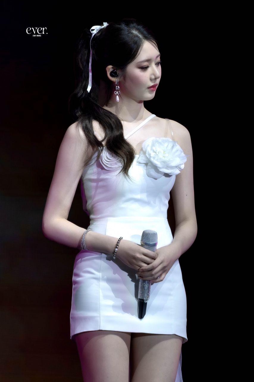 베이비몬스터 로라9