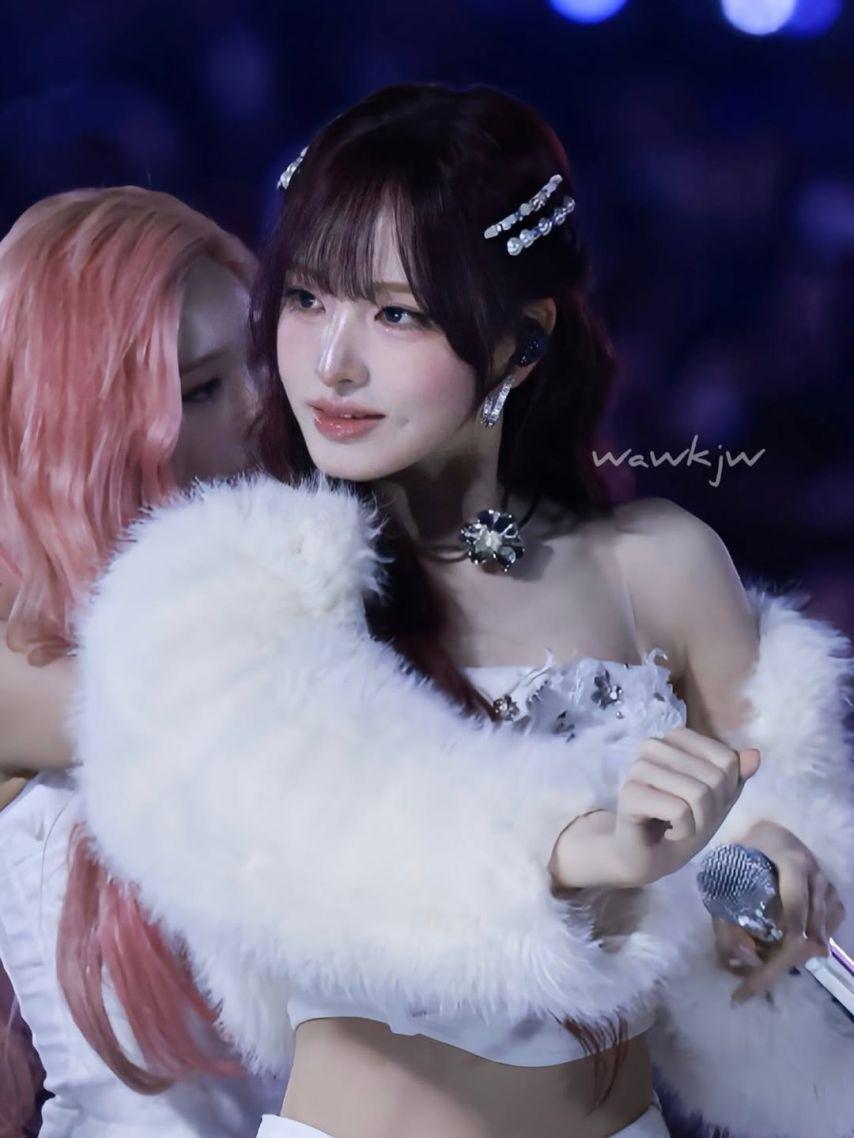 IVE (아이브) 리즈0