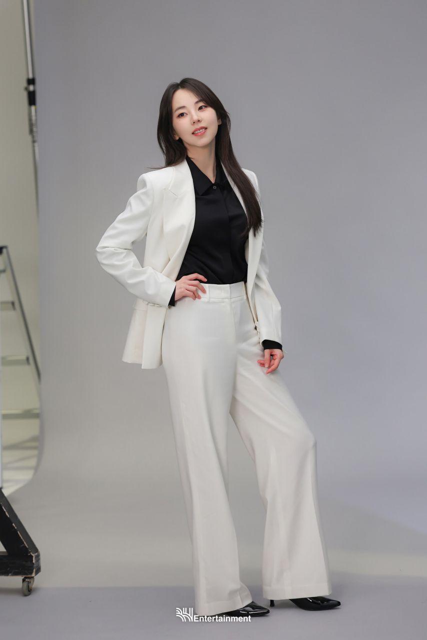 안소희 포스터 촬영 BHIND24
