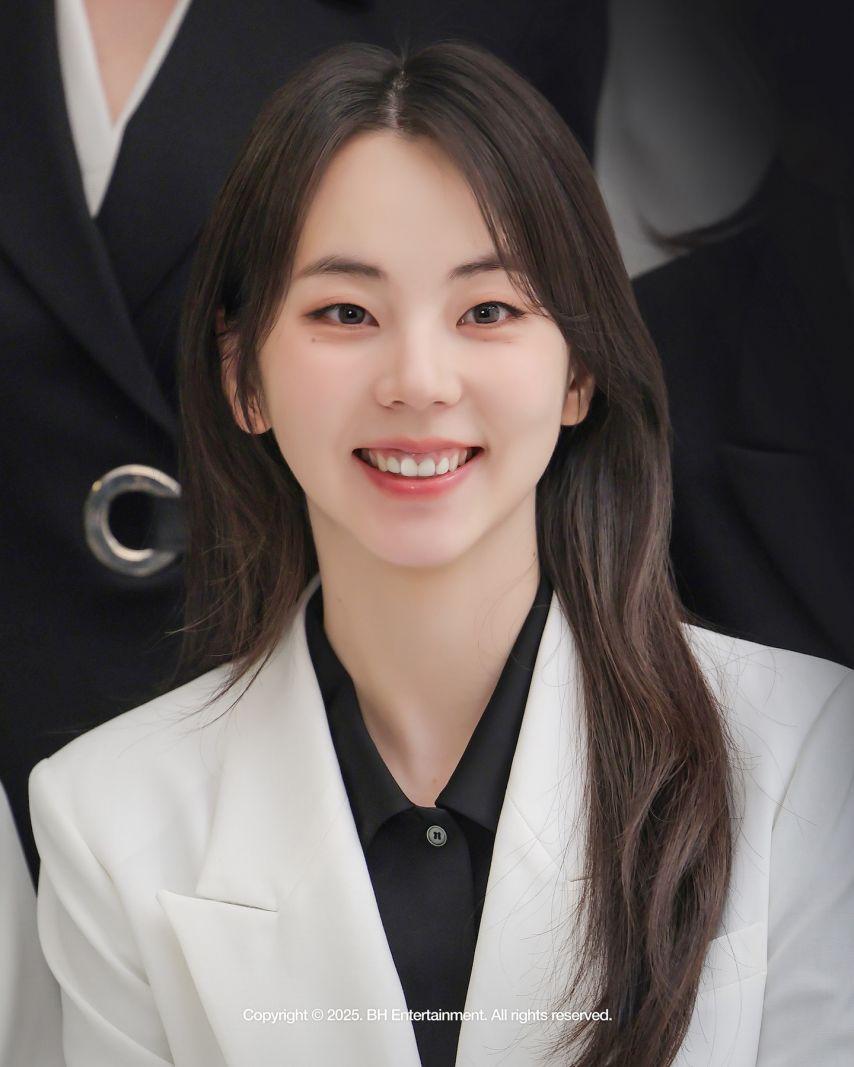 안소희 포스터 촬영 BHIND2