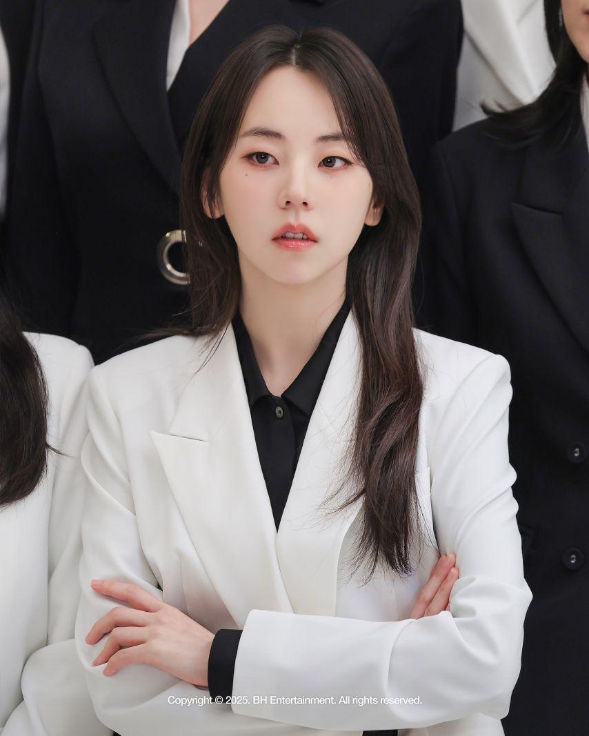 안소희 포스터 촬영 BHIND4