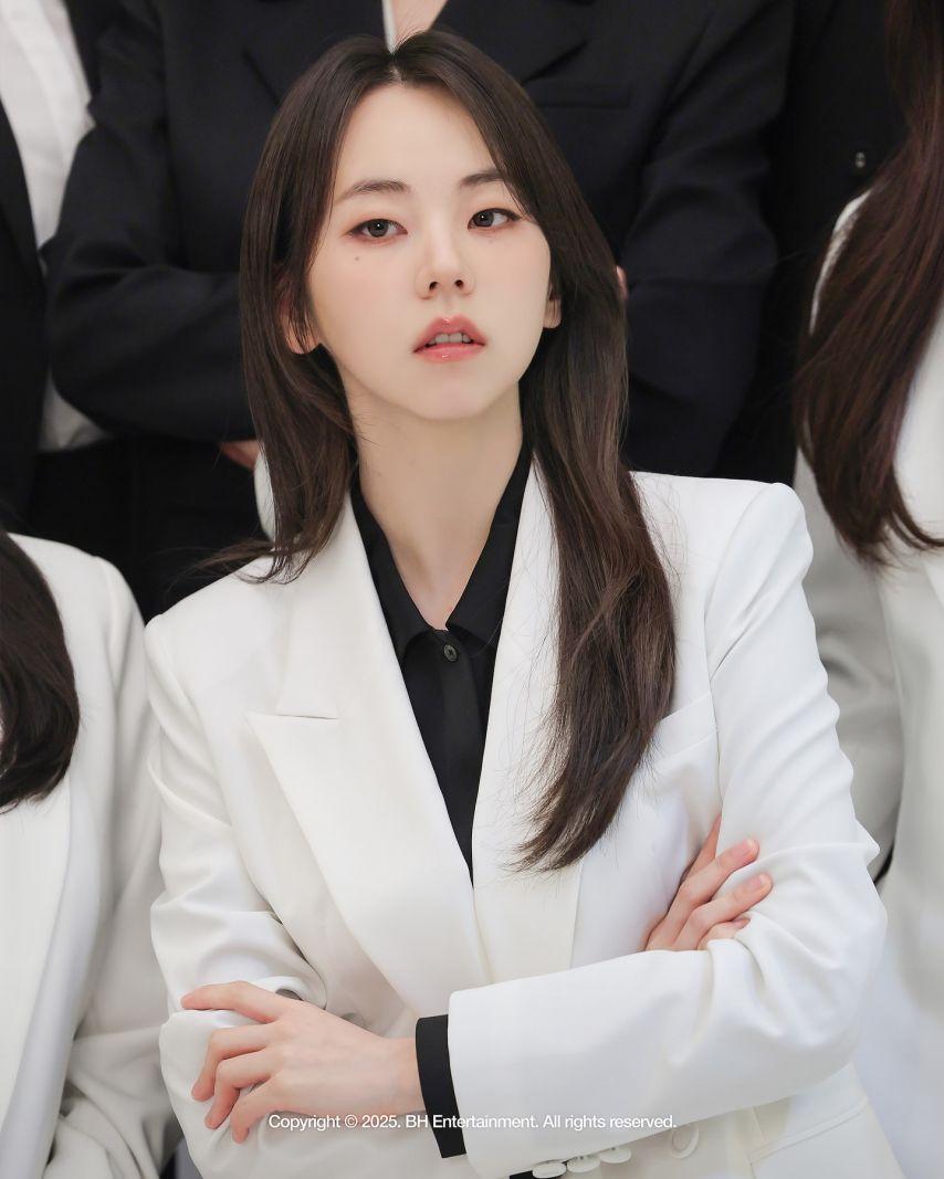 안소희 포스터 촬영 BHIND5