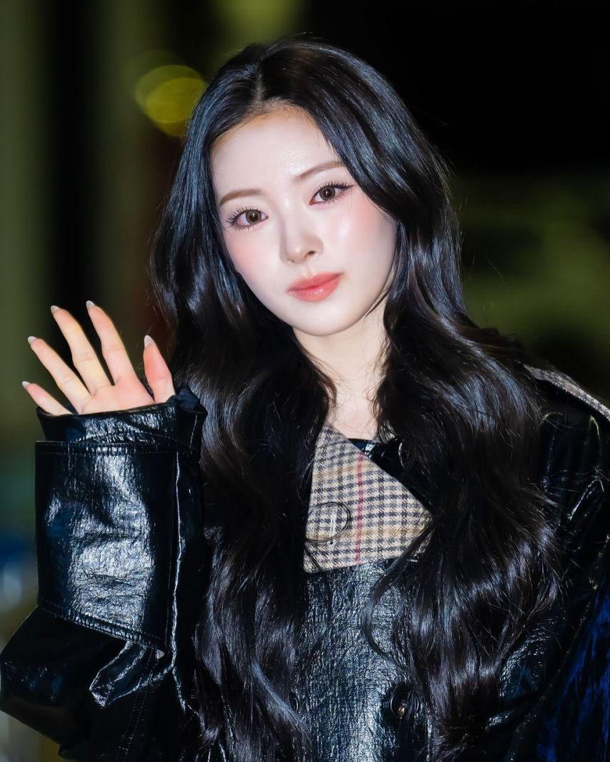 MEOVV (미야오) 안나1