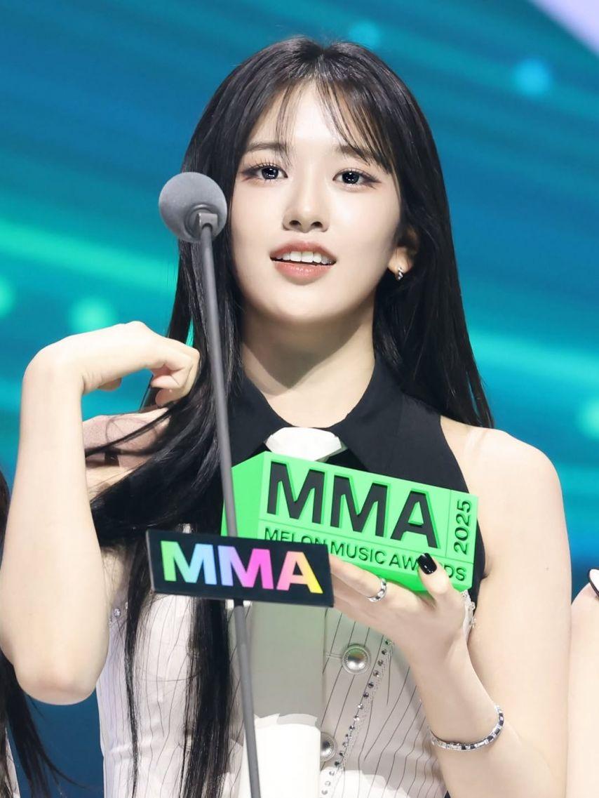 IVE (아이브) 안유진13