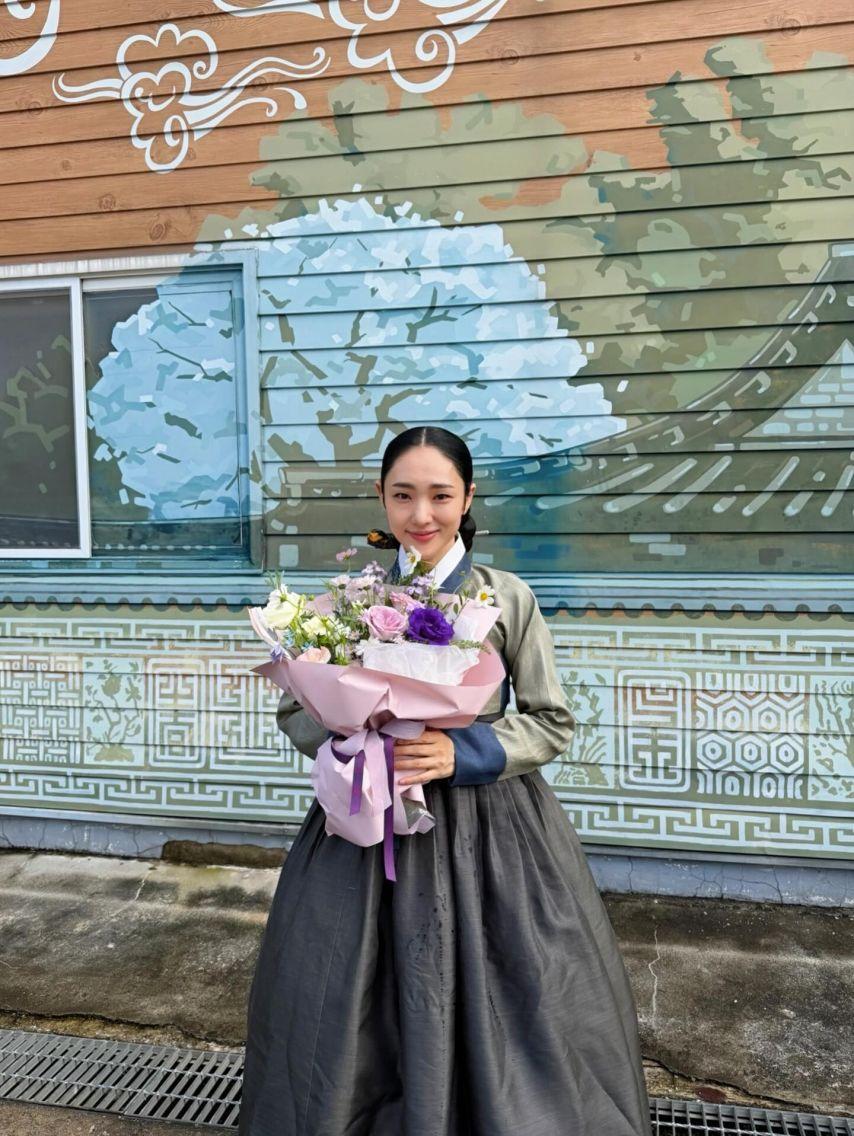 박아인 인별 이강에는달이흐른다 with 김세정 등0