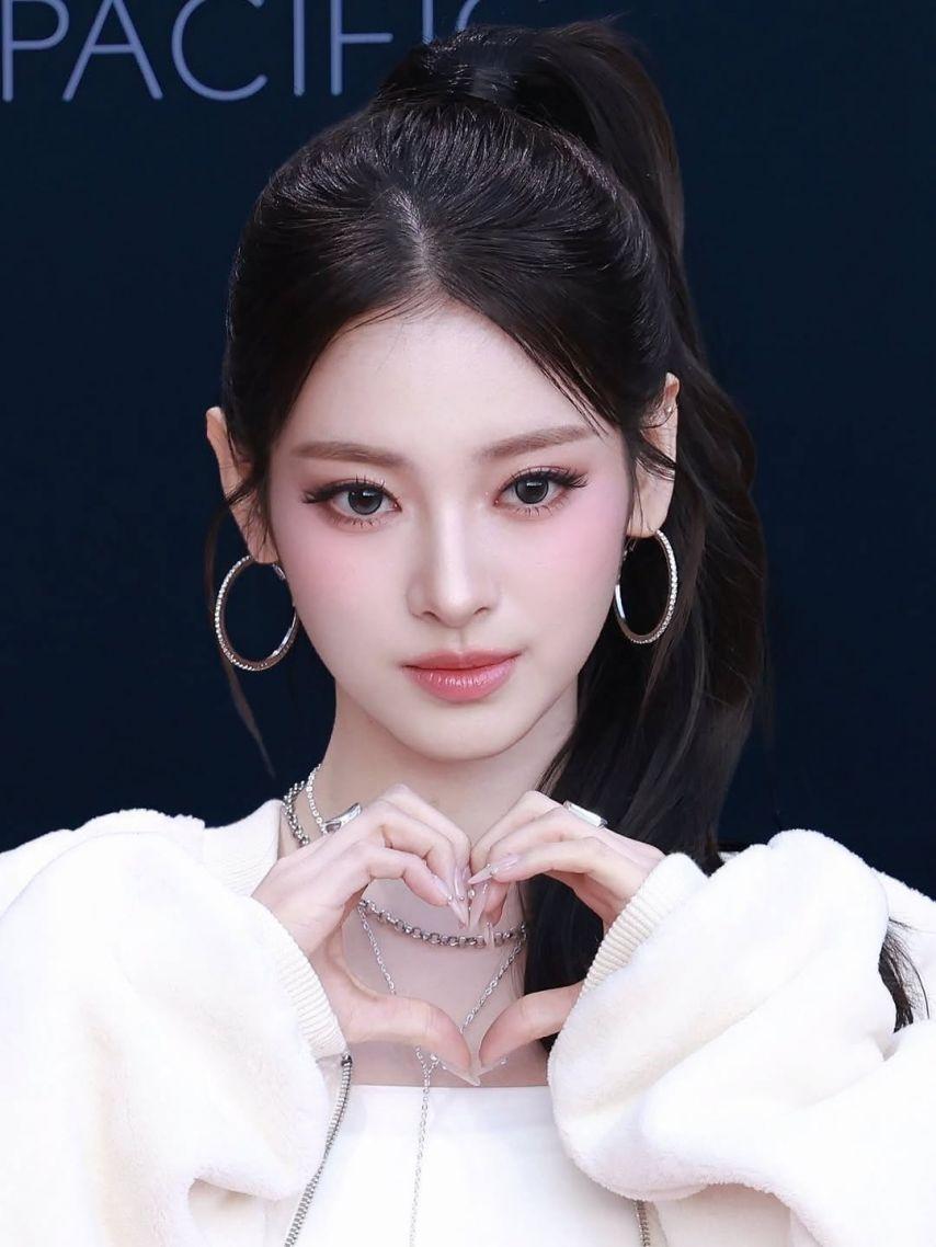 MEOVV (미야오) 안나3