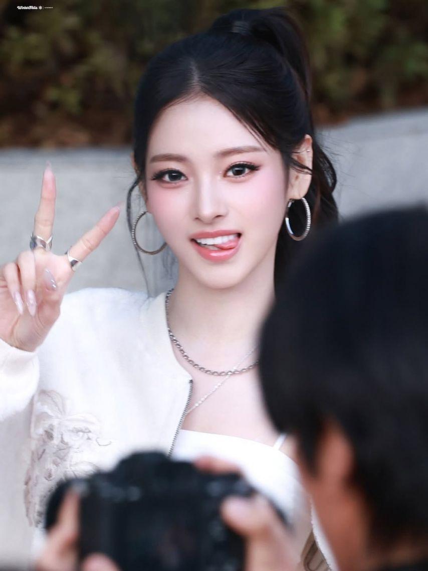 MEOVV (미야오) 안나5