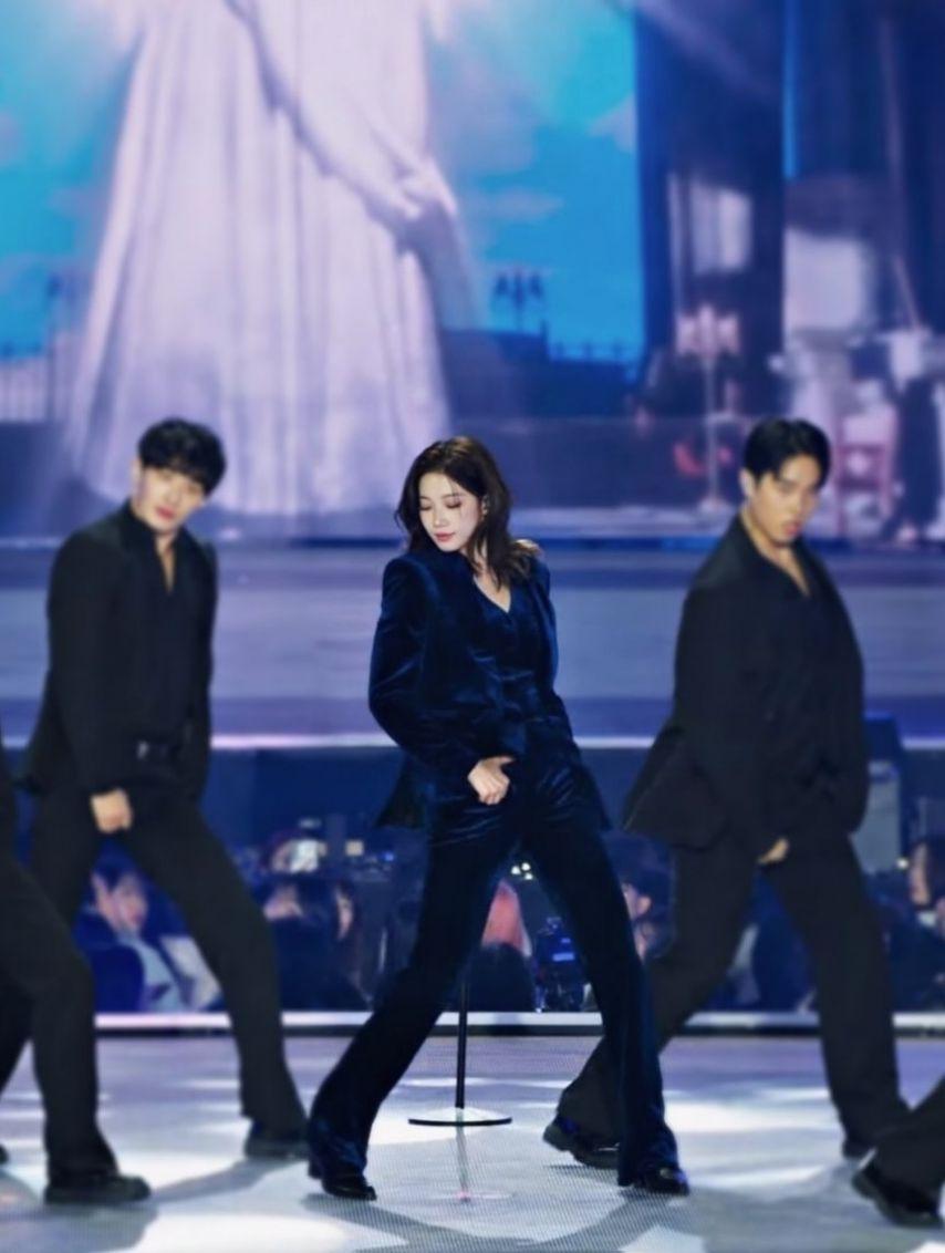 LE SSERAFIM (르세라핌) 카즈하8