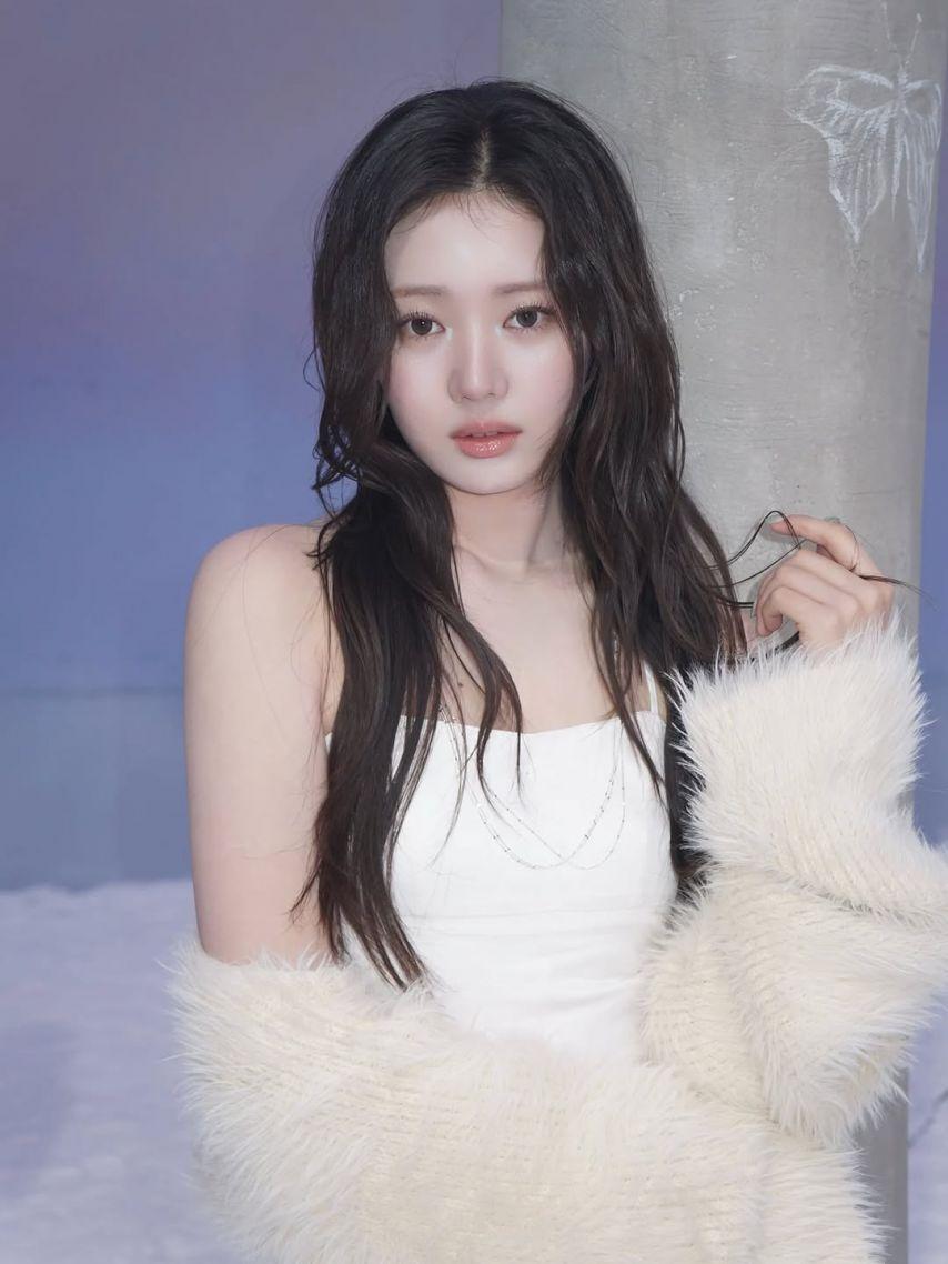 BABYMONSTER (베이비몬스터) 로라0