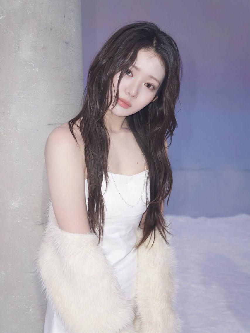 BABYMONSTER (베이비몬스터) 로라1