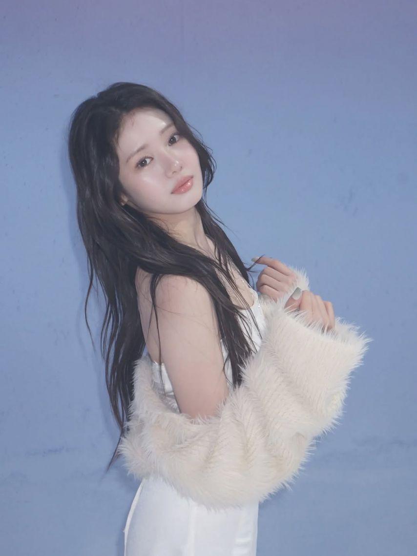 BABYMONSTER (베이비몬스터) 로라4