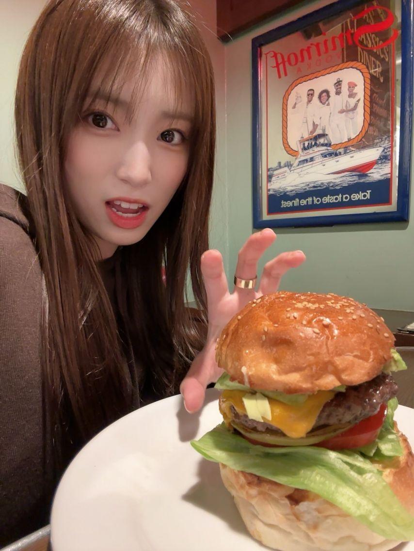 야부키 나코, 최예나8