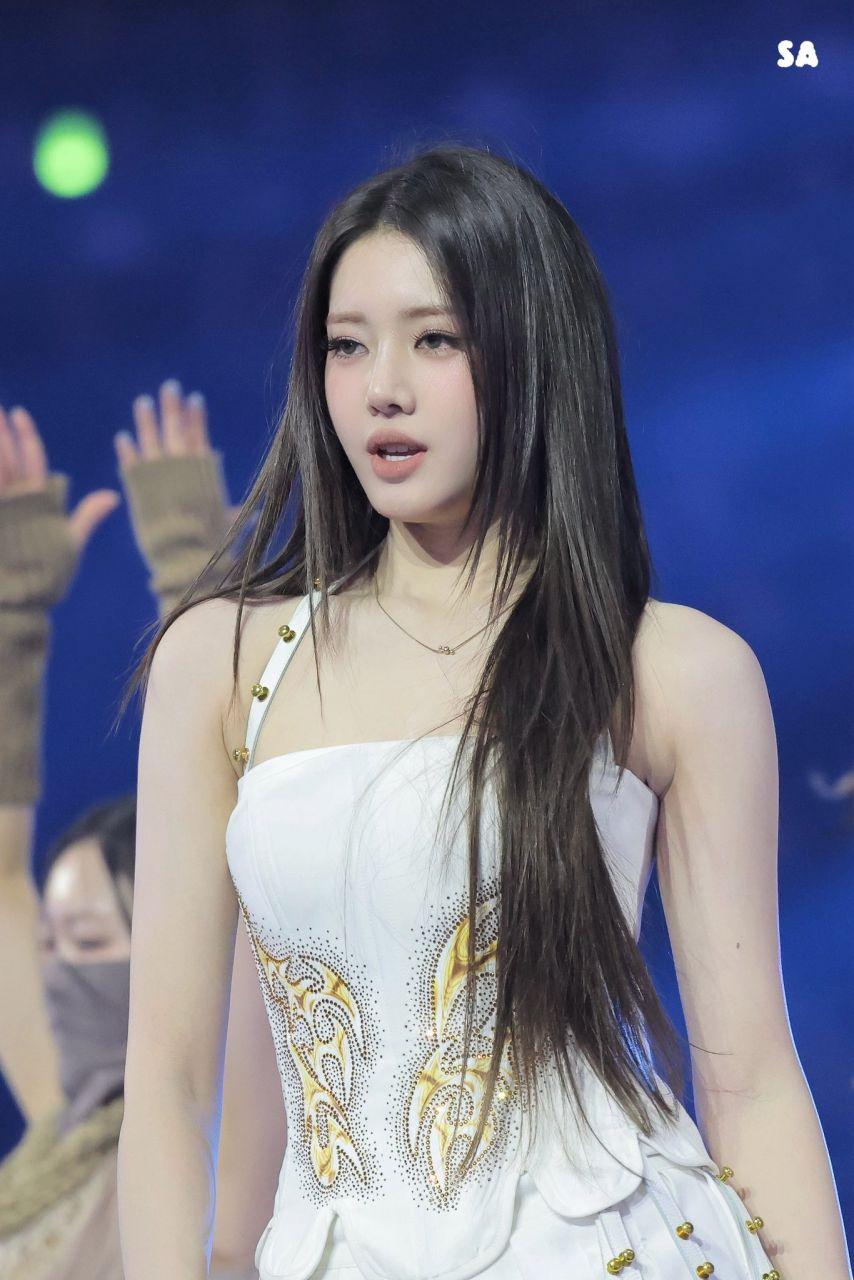 베이비몬스터 로라0