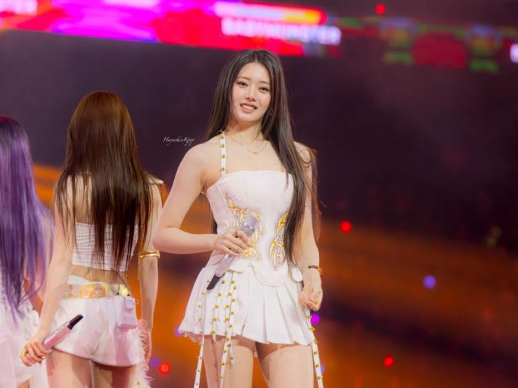 베이비몬스터 로라6