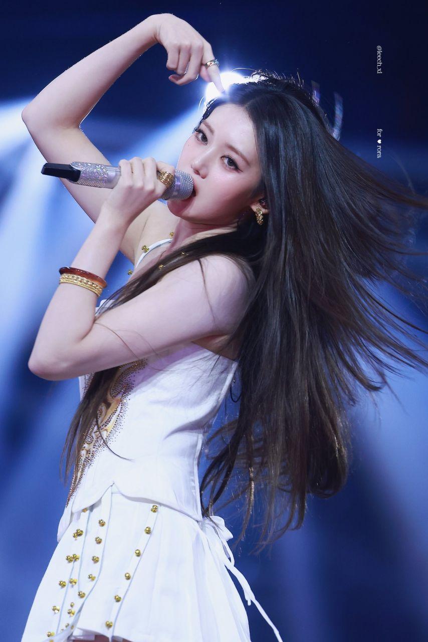 베이비몬스터 로라7