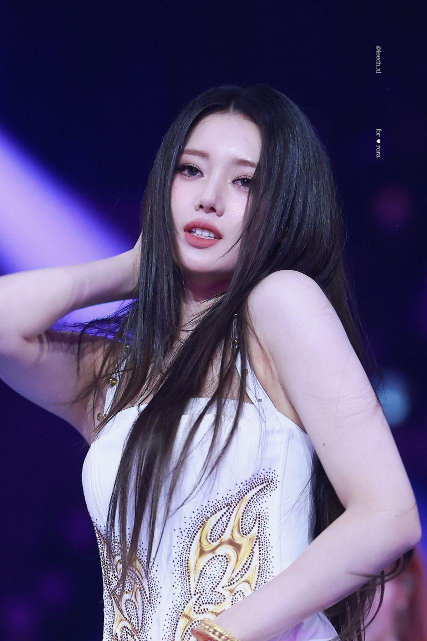 베이비몬스터 로라8