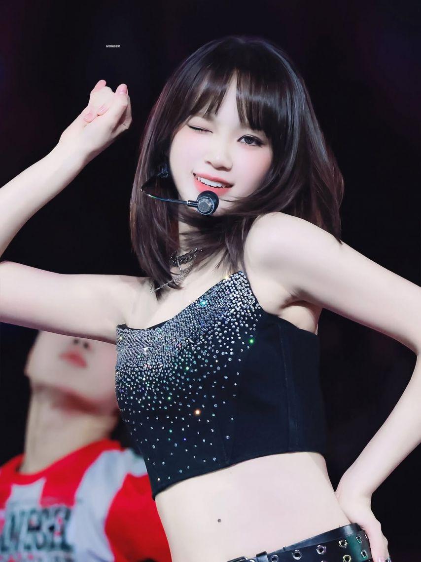 LE SSERAFIM (르세라핌) 김채원1