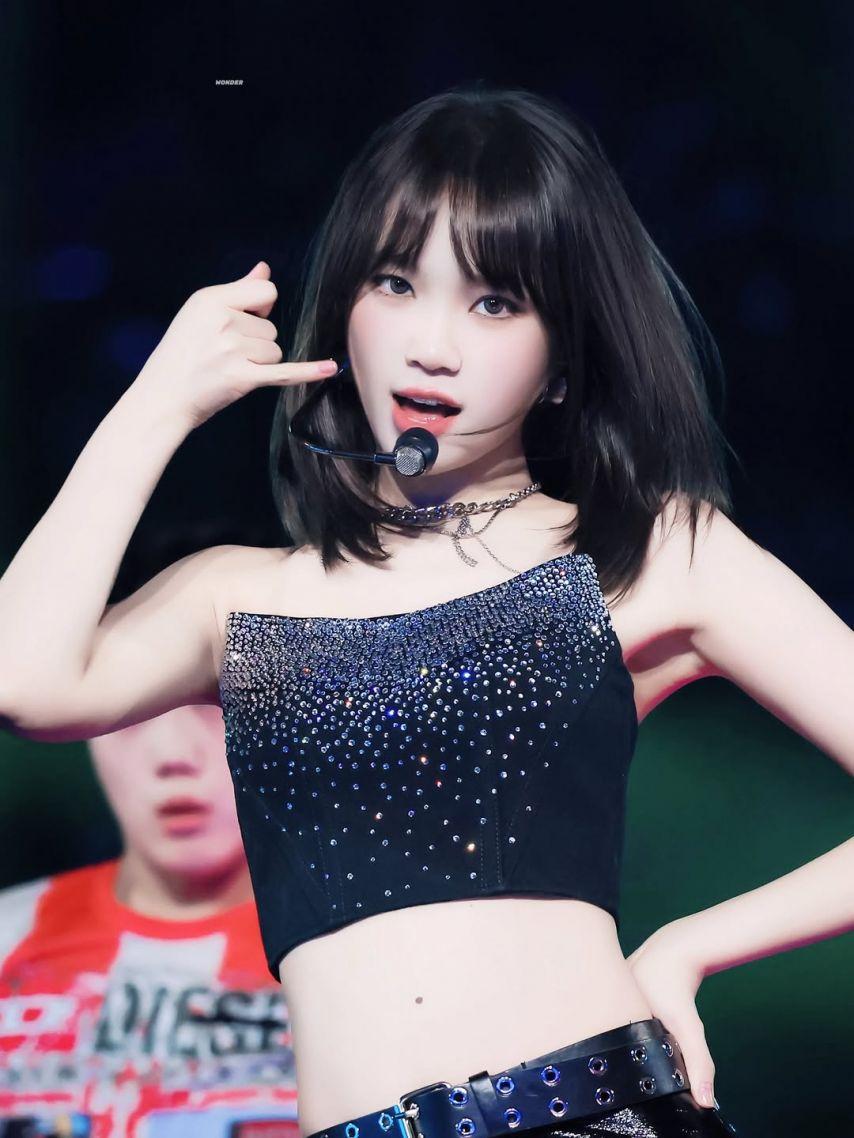 LE SSERAFIM (르세라핌) 김채원2