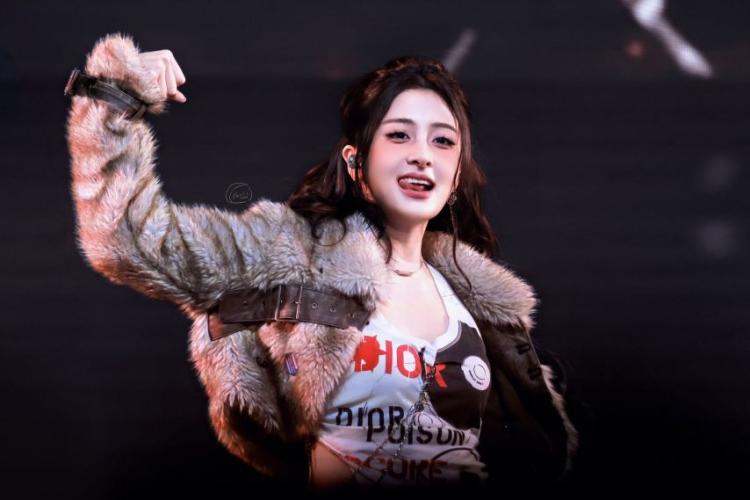 르세라핌 카즈하 허윤진4